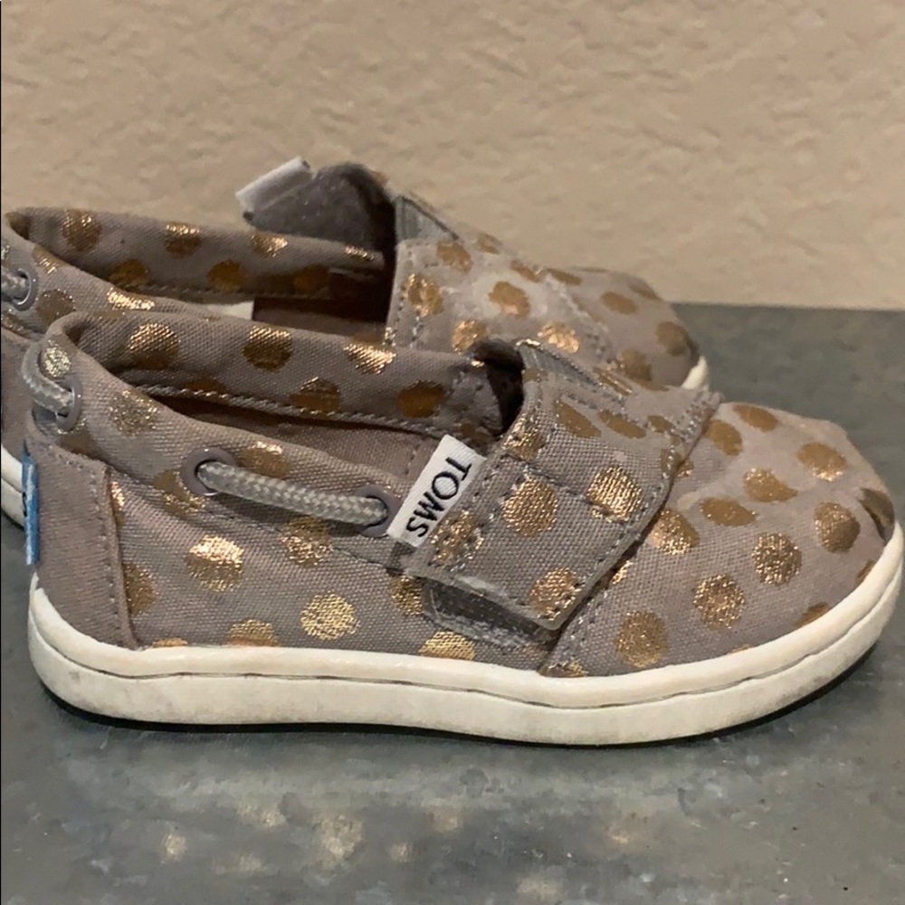 slip on sneakers